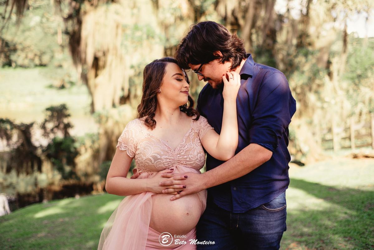 Book Gestante e Familia em Curitiba - Book gestante São José dos Pinhais - Book de gestante lifestyle - Fotos ao ar livre - Grávida - Gestação - Estudio Beto Monteiro - Chácara Ienkot - Patrícia - Mateus - Oliver 