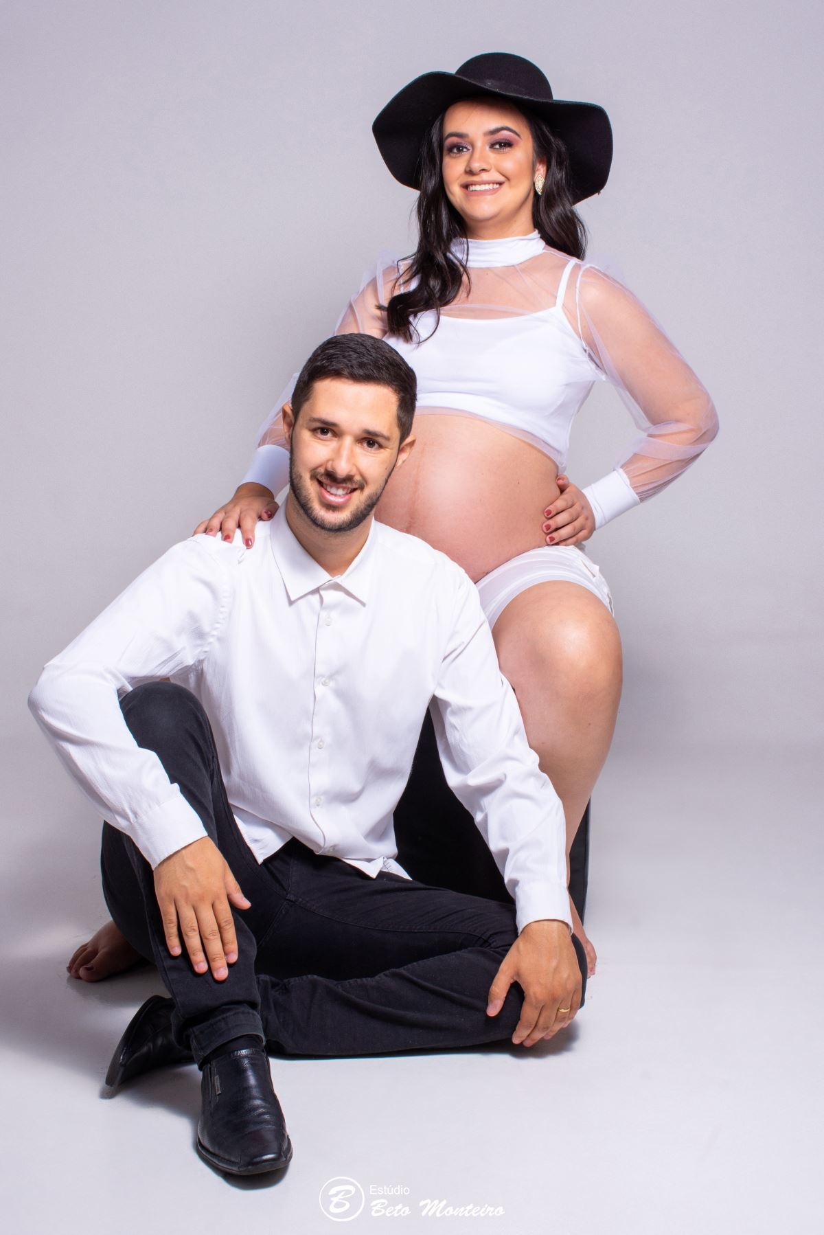 Book Gestante e Familia em Curitiba - Book de gestante em estúdio - ensaio de gestante - book em estúdio - sessão fotográfica - Grávida - Gestação - Estudio Beto Monteiro - Glauciane - Glau - Rodrigo - Maya - Maitê