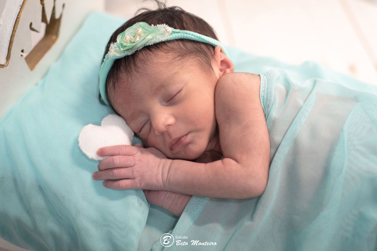 Newborn - newborn gêmeas - newborn menina - new born - Book fotográfico NewBorn - Book de fotos - Book NewBorn - Book de Recem Nascido - Book de Bebê - Estúdio Beto Monteiro - Curitiba