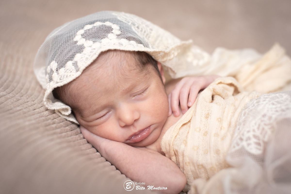 Newborn - newborn gêmeas - newborn menina - new born - Book fotográfico NewBorn - Book de fotos - Book NewBorn - Book de Recem Nascido - Book de Bebê - Estúdio Beto Monteiro - Curitiba
