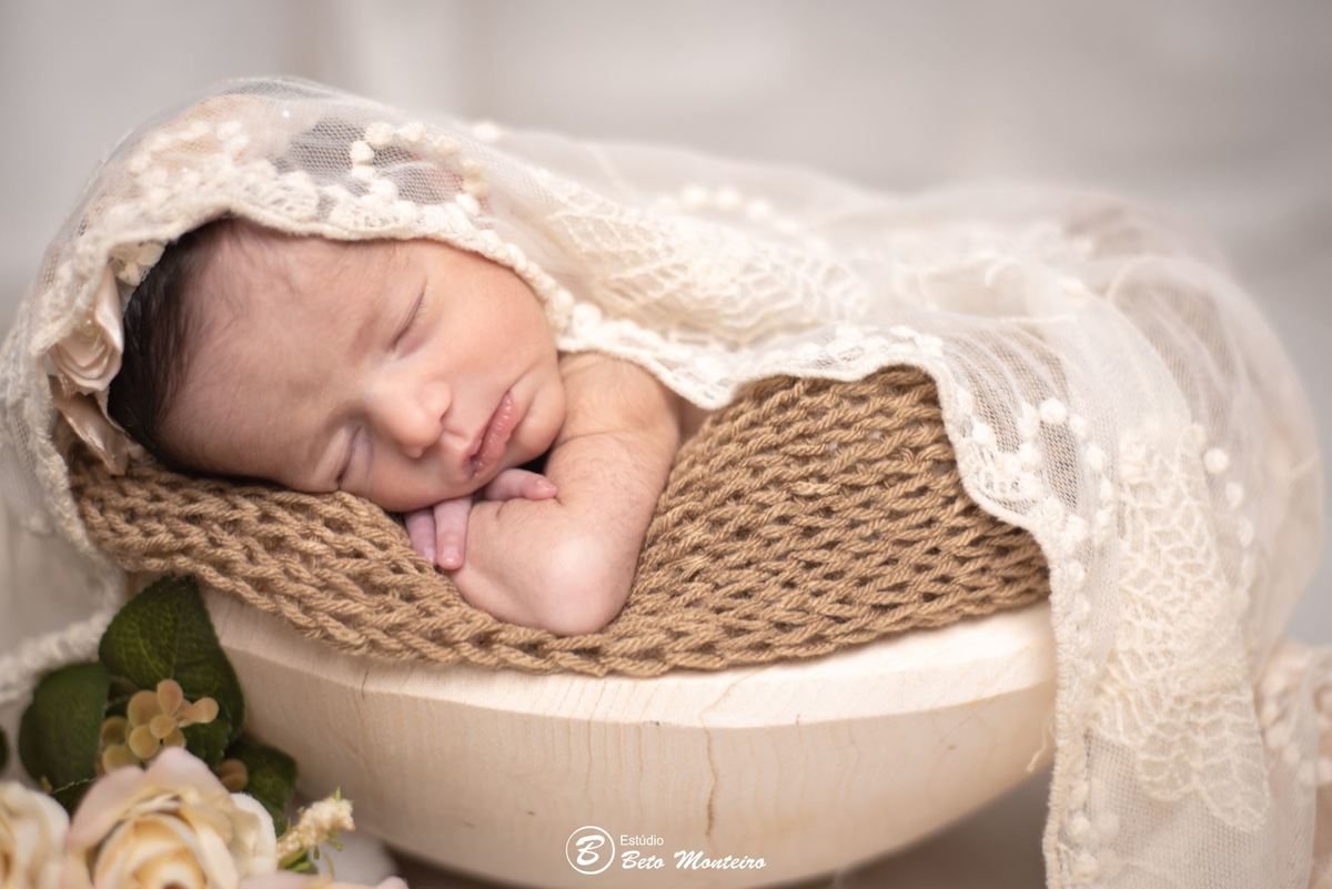 Newborn - newborn gêmeas - newborn menina - new born - Book fotográfico NewBorn - Book de fotos - Book NewBorn - Book de Recem Nascido - Book de Bebê - Estúdio Beto Monteiro - Curitiba
