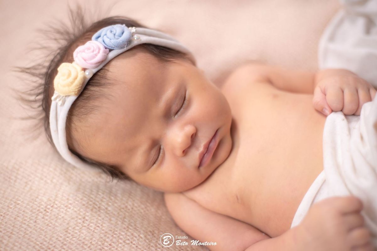 Newborn - newborn menina - new born - Book fotográfico NewBorn - Book de fotos - Book NewBorn - Book de Recem Nascido - Book de Bebê - Estúdio Beto Monteiro - Curitiba