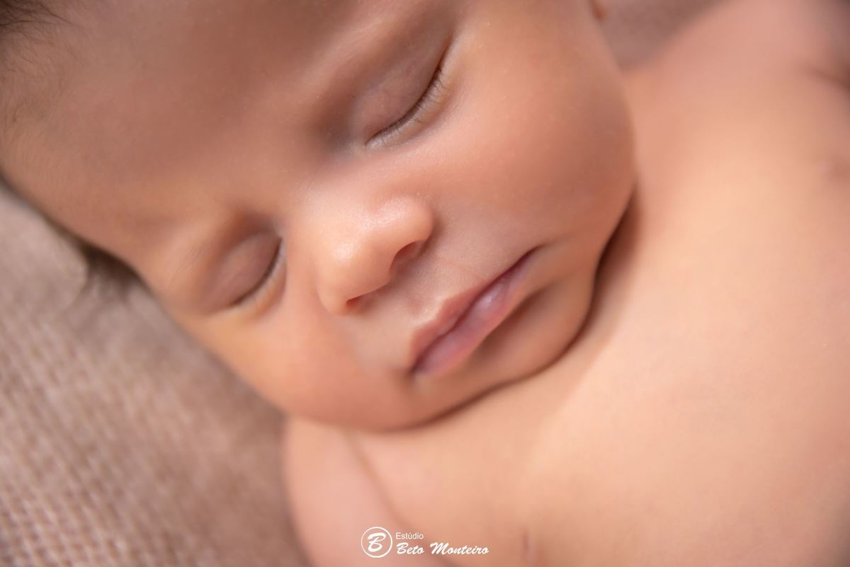 Newborn - newborn menina - new born - Book fotográfico NewBorn - Book de fotos - Book NewBorn - Book de Recem Nascido - Book de Bebê - Estúdio Beto Monteiro - Curitiba