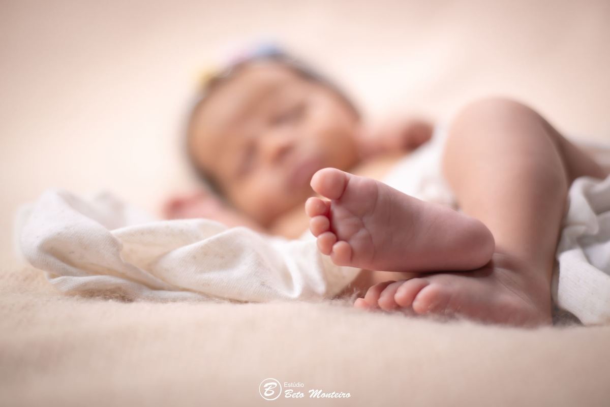 Newborn - newborn menina - new born - Book fotográfico NewBorn - Book de fotos - Book NewBorn - Book de Recem Nascido - Book de Bebê - Estúdio Beto Monteiro - Curitiba