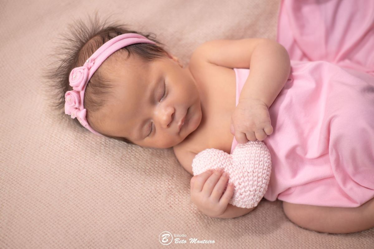 Newborn - newborn menina - new born - Book fotográfico NewBorn - Book de fotos - Book NewBorn - Book de Recem Nascido - Book de Bebê - Estúdio Beto Monteiro - Curitiba