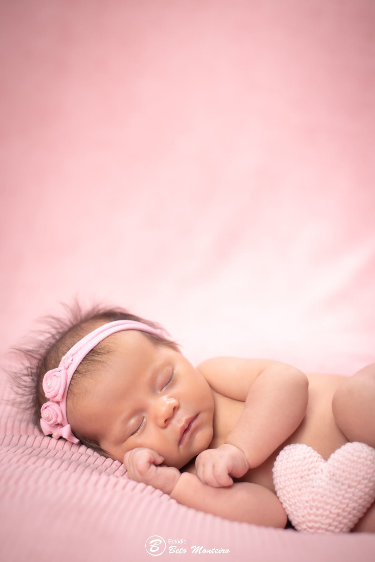 Newborn - newborn menina - new born - Book fotográfico NewBorn - Book de fotos - Book NewBorn - Book de Recem Nascido - Book de Bebê - Estúdio Beto Monteiro - Curitiba