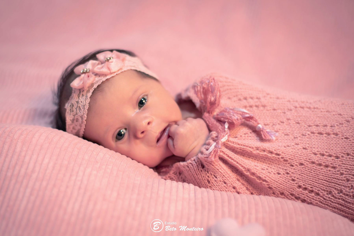 Newborn - newborn menina - new born - Book fotográfico NewBorn - Book de fotos - Book NewBorn - Book de Recem Nascido - Book de Bebê - Estúdio Beto Monteiro - Curitiba