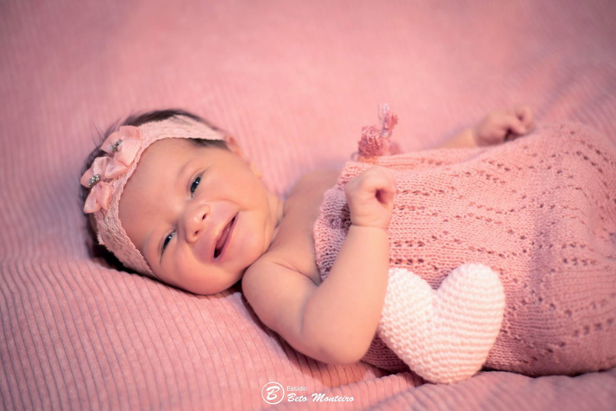 Newborn - newborn menina - new born - Book fotográfico NewBorn - Book de fotos - Book NewBorn - Book de Recem Nascido - Book de Bebê - Estúdio Beto Monteiro - Curitiba
