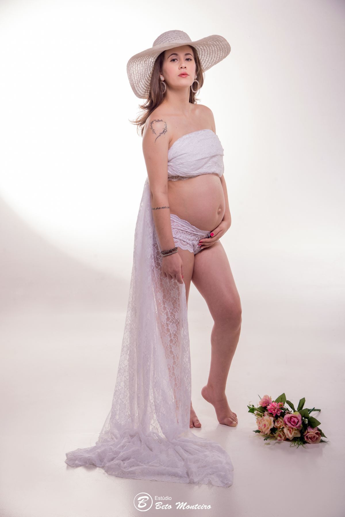 Book Gestante e Familia em Curitiba - Book de gestante em estúdio - ensaio de gestante - book em estúdio - sessão fotográfica - Grávida - Gestação - Estudio Beto Monteiro - Milena - Elza - Elza Hadassa