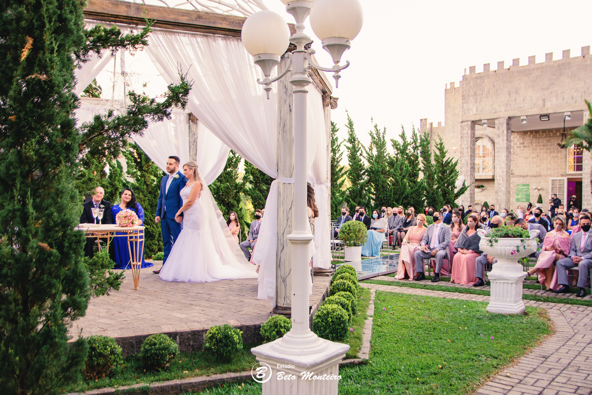 fotografo de casamento - videos de casamento - filmagem - casamento - cinegrafista - filmmaker - wedding - produtora - curitiba - estudio beto monteiro - casal - pre wedding - Isabele e Henrique - Castello Reale - Ar livre - Curitiba