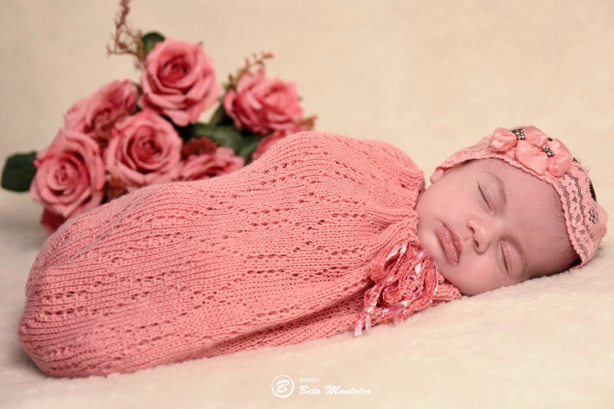 Newborn - newborn menina - new born - Book fotográfico NewBorn - Book de fotos - Book NewBorn - Book de Recem Nascido - Book de Bebê - Estúdio Beto Monteiro - Curitiba