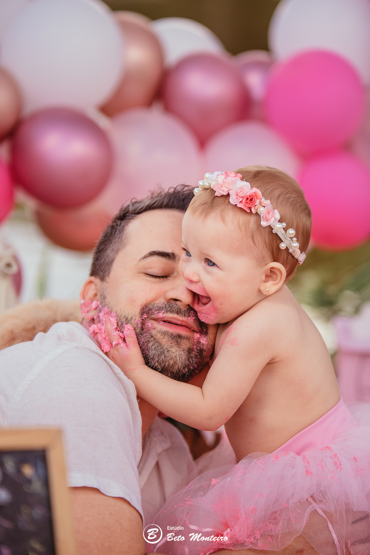 Book fotográfico Infantil - Book de fotos - Book de Criança - Book de Bebê - Book Menina - Book Menino - Book 1 ano - Estúdio Beto Monteiro - Curitiba - smash the cake - Sarah - ursinho rosa - chácara sentinela - smash the cake externo