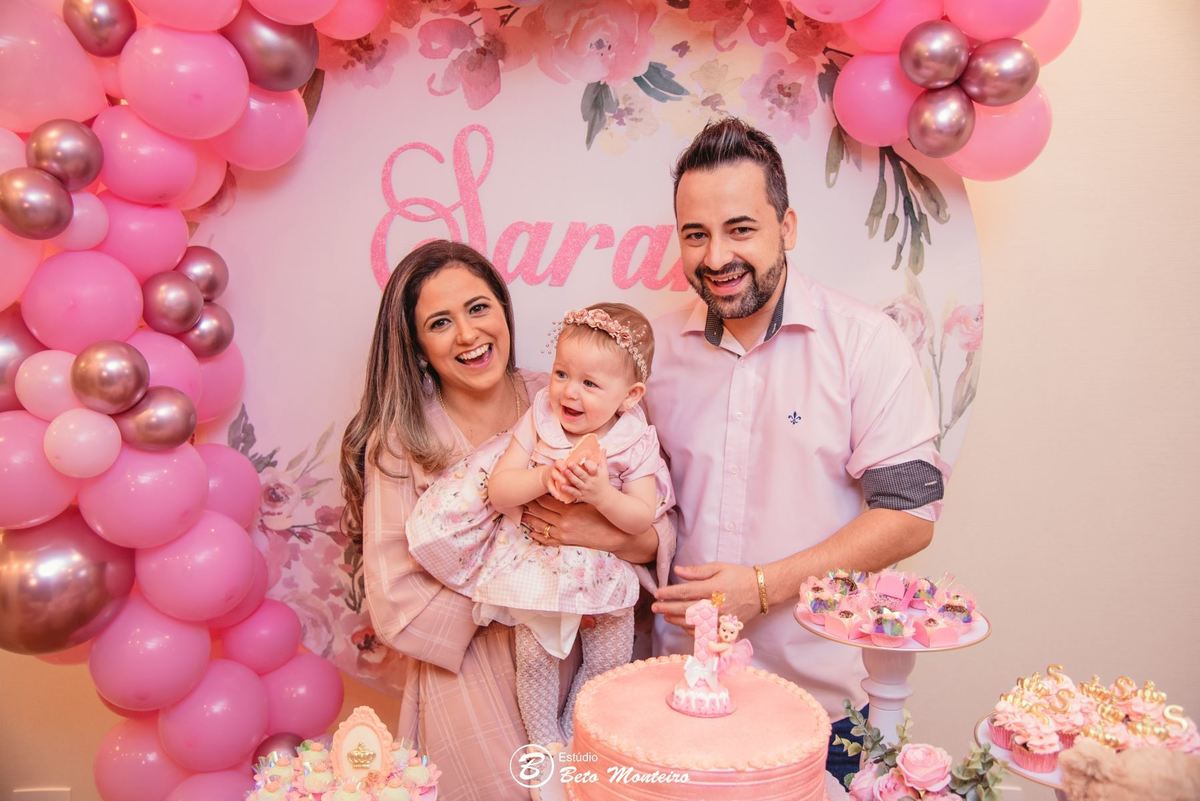 aniversário infantil - aniversário 1 ano - primeiro aninho - acompanhamento - smash the cake - aniversário em casa - primeiro ano da Sarah