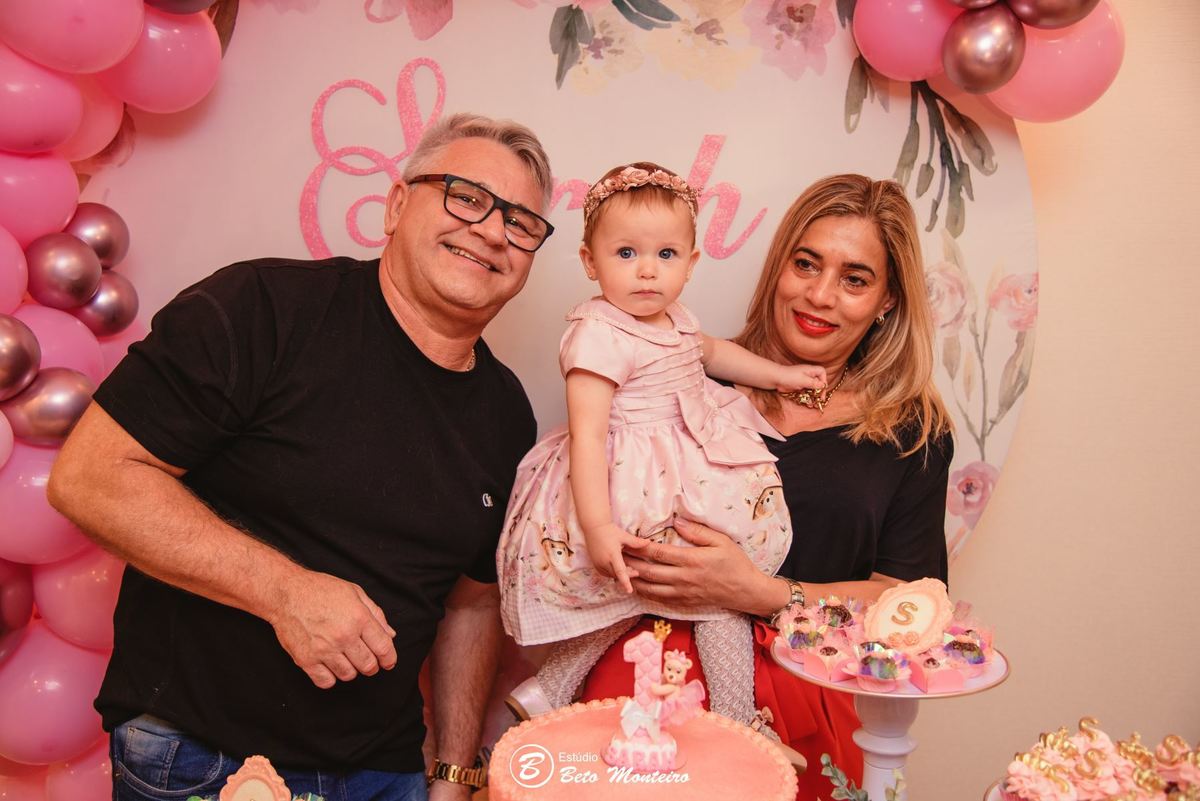 aniversário infantil - aniversário 1 ano - primeiro aninho - acompanhamento - smash the cake - aniversário em casa - primeiro ano da Sarah