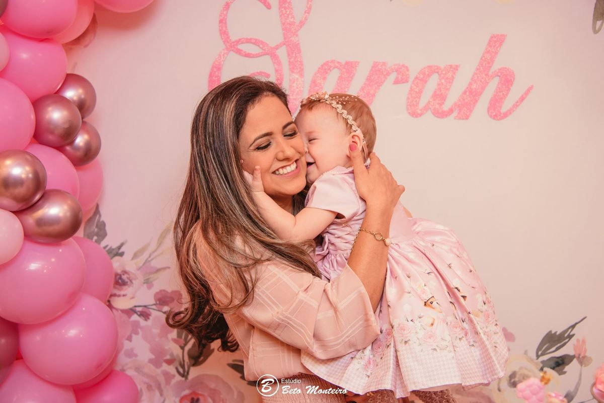 aniversário infantil - aniversário 1 ano - primeiro aninho - acompanhamento - smash the cake - aniversário em casa - primeiro ano da Sarah