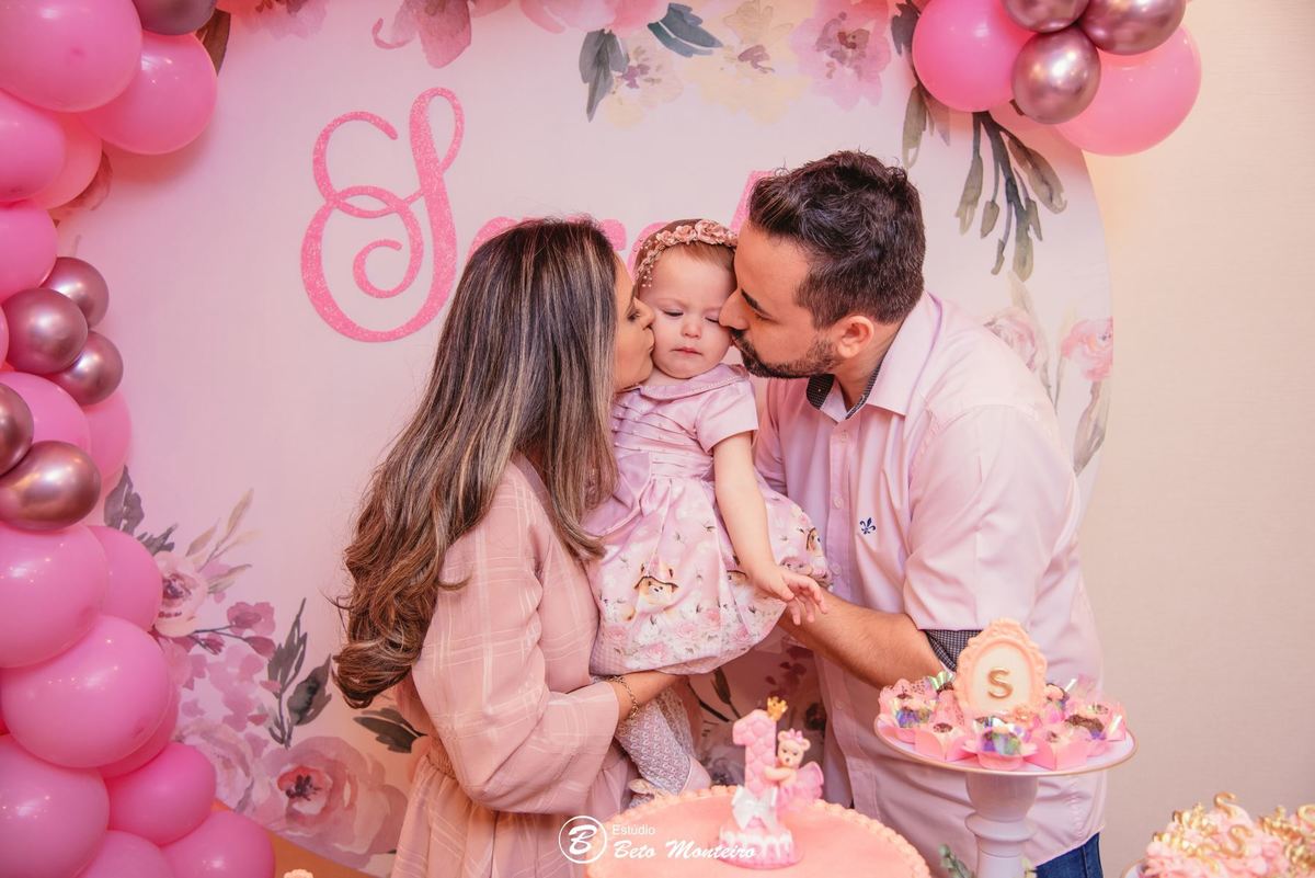 aniversário infantil - aniversário 1 ano - primeiro aninho - acompanhamento - smash the cake - aniversário em casa - primeiro ano da Sarah