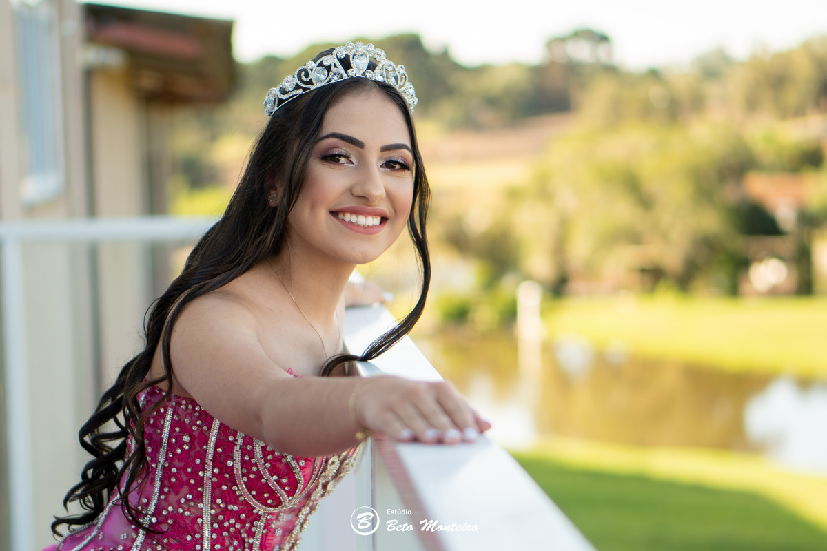 Aniversário de 15 anos - Foto e Filmagem - Debutante - Estúdio Beto Monteiro - Curitiba - fotografo de 15 anos - sessao de fotos - book de fotos - book de 15 anos - fotografo - Camylla - Alessandra Marques - chacara ienkot - vestido de princesa