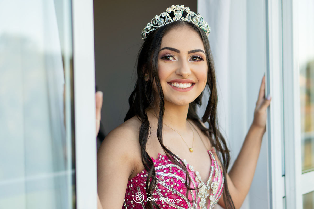 Aniversário de 15 anos - Foto e Filmagem - Debutante - Estúdio Beto Monteiro - Curitiba - fotografo de 15 anos - sessao de fotos - book de fotos - book de 15 anos - fotografo - Camylla - Alessandra Marques - chacara ienkot - vestido de princesa