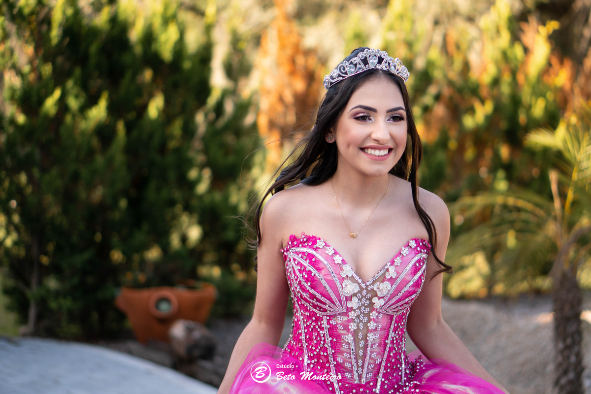Aniversário de 15 anos - Foto e Filmagem - Debutante - Estúdio Beto Monteiro - Curitiba - fotografo de 15 anos - sessao de fotos - book de fotos - book de 15 anos - fotografo - Camylla - Alessandra Marques - chacara ienkot - vestido de princesa