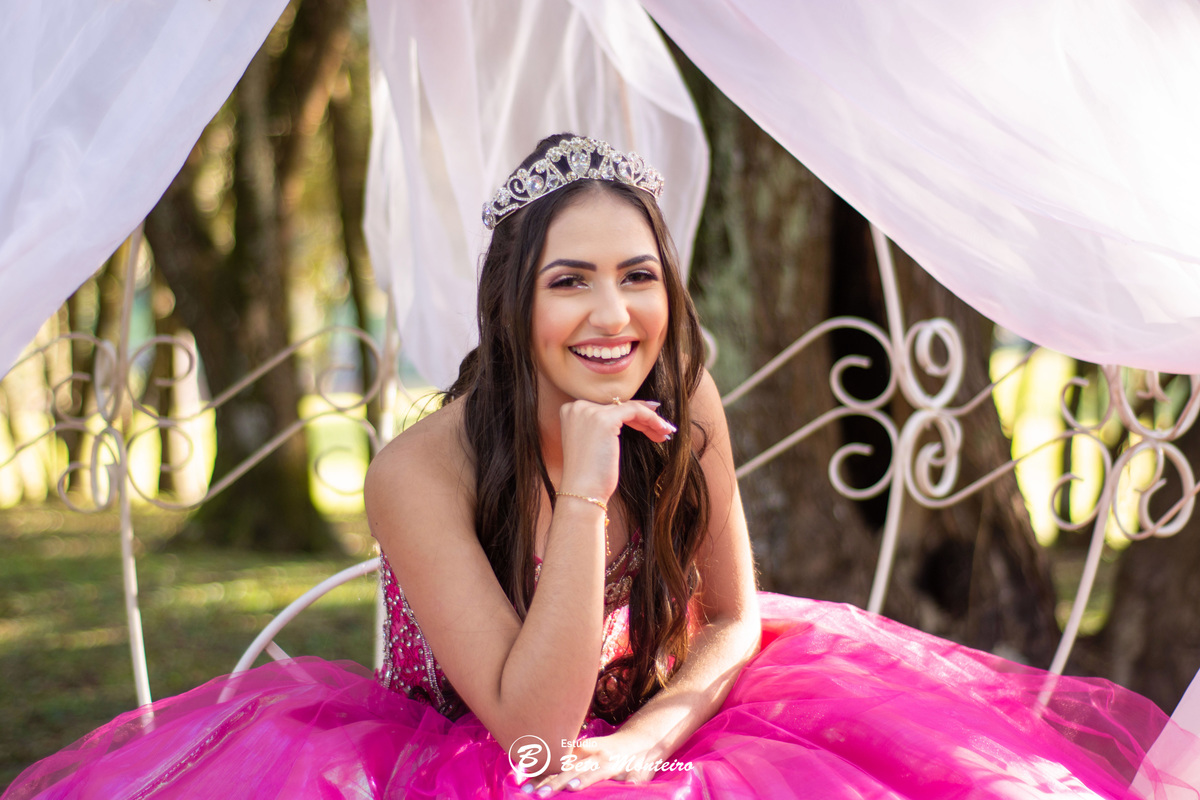 Aniversário de 15 anos - Foto e Filmagem - Debutante - Estúdio Beto Monteiro - Curitiba - fotografo de 15 anos - sessao de fotos - book de fotos - book de 15 anos - fotografo - Camylla - Alessandra Marques - chacara ienkot - vestido de princesa