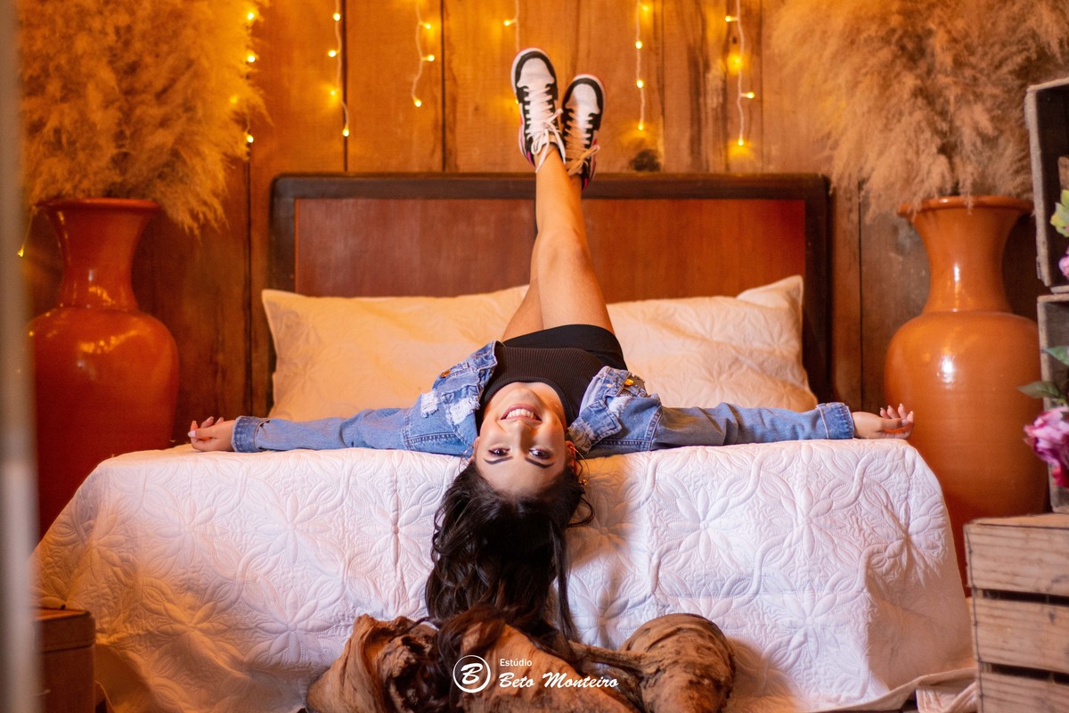 Aniversário de 15 anos - Foto e Filmagem - Debutante - Estúdio Beto Monteiro - Curitiba - fotografo de 15 anos - sessao de fotos - book de fotos - book de 15 anos - fotografo - Camylla - Alessandra Marques - chacara ienkot - vestido de princesa