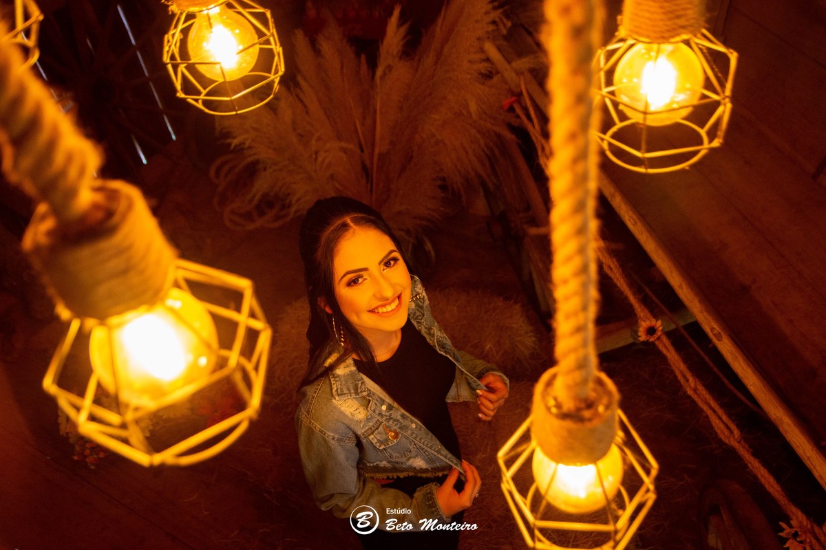 Aniversário de 15 anos - Foto e Filmagem - Debutante - Estúdio Beto Monteiro - Curitiba - fotografo de 15 anos - sessao de fotos - book de fotos - book de 15 anos - fotografo - Camylla - Alessandra Marques - chacara ienkot - vestido de princesa