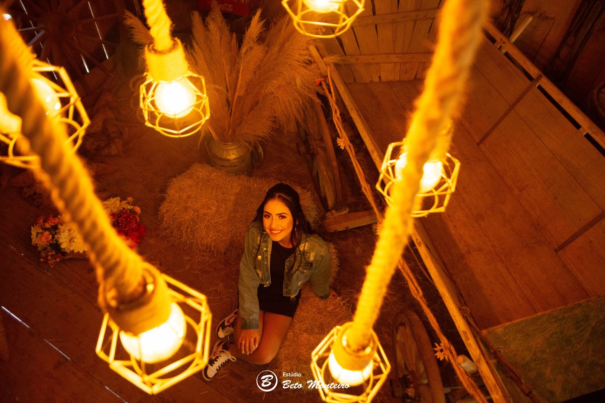 Aniversário de 15 anos - Foto e Filmagem - Debutante - Estúdio Beto Monteiro - Curitiba - fotografo de 15 anos - sessao de fotos - book de fotos - book de 15 anos - fotografo - Camylla - Alessandra Marques - chacara ienkot - vestido de princesa