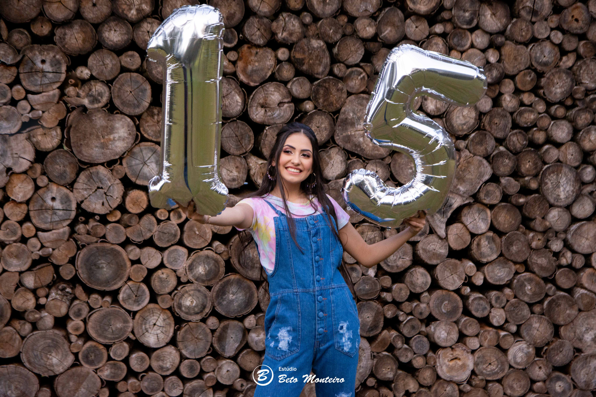 Aniversário de 15 anos - Foto e Filmagem - Debutante - Estúdio Beto Monteiro - Curitiba - fotografo de 15 anos - sessao de fotos - book de fotos - book de 15 anos - fotografo - Camylla - Alessandra Marques - chacara ienkot - vestido de princesa