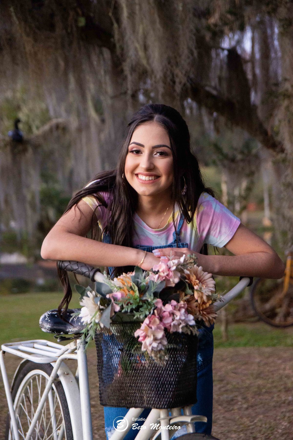 Aniversário de 15 anos - Foto e Filmagem - Debutante - Estúdio Beto Monteiro - Curitiba - fotografo de 15 anos - sessao de fotos - book de fotos - book de 15 anos - fotografo - Camylla - Alessandra Marques - chacara ienkot - vestido de princesa