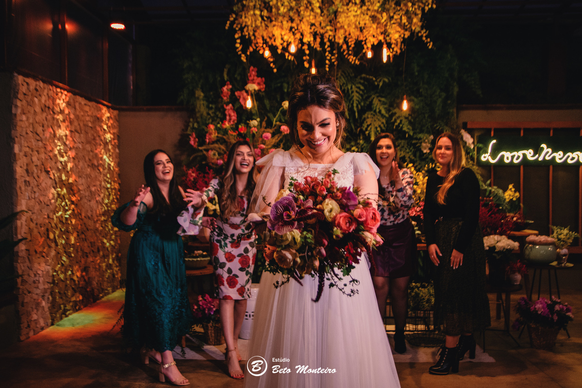 vfotografo de casamento - videos de casamento - filmagem - casamento - cinegrafista - filmmaker - wedding - produtora - curitiba - estudio beto monteiro - casal - pre wedding - Renata e Silas - Ar livre - casamento civil - chacara do rocio - decoração