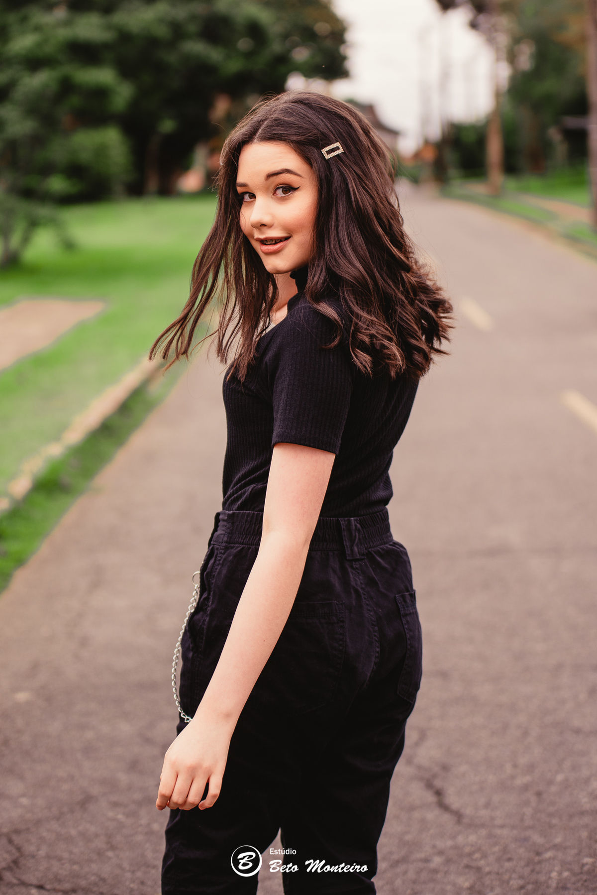 Aniversário de 15 anos - Foto e Filmagem - Debutante - Estúdio Beto Monteiro - Curitiba - fotografo de 15 anos - sessao de fotos - book de fotos - book de 15 anos - fotografo - julia - bosque do alemao - book dos 15 - foguinhos - urbano - externo