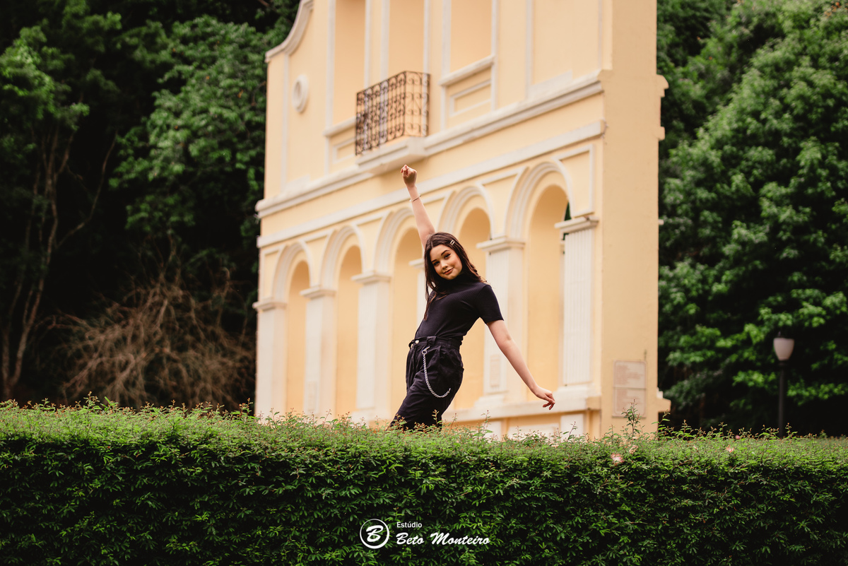 Aniversário de 15 anos - Foto e Filmagem - Debutante - Estúdio Beto Monteiro - Curitiba - fotografo de 15 anos - sessao de fotos - book de fotos - book de 15 anos - fotografo - julia - bosque do alemao - book dos 15 - foguinhos - urbano - externo
