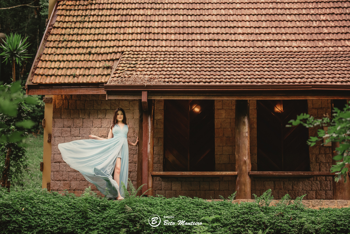 Aniversário de 15 anos - Foto e Filmagem - Debutante - Estúdio Beto Monteiro - Curitiba - fotografo de 15 anos - sessao de fotos - book de fotos - book de 15 anos - fotografo - julia - bosque do alemao - book dos 15 - foguinhos - urbano - externo