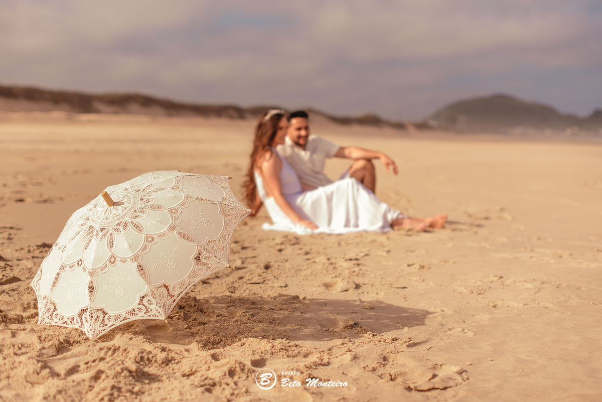 fotografo de casamento - videos de casamento - filmagem - casamento - cinegrafista - filmmaker - wedding - produtora - curitiba - estudio beto monteiro - casal - pre wedding - milena e anderson - sao chico francisco do sul - praia - dunas - morro