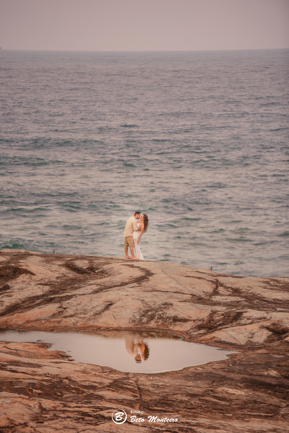 fotografo de casamento - videos de casamento - filmagem - casamento - cinegrafista - filmmaker - wedding - produtora - curitiba - estudio beto monteiro - casal - pre wedding - milena e anderson - sao chico francisco do sul - praia - dunas - morro