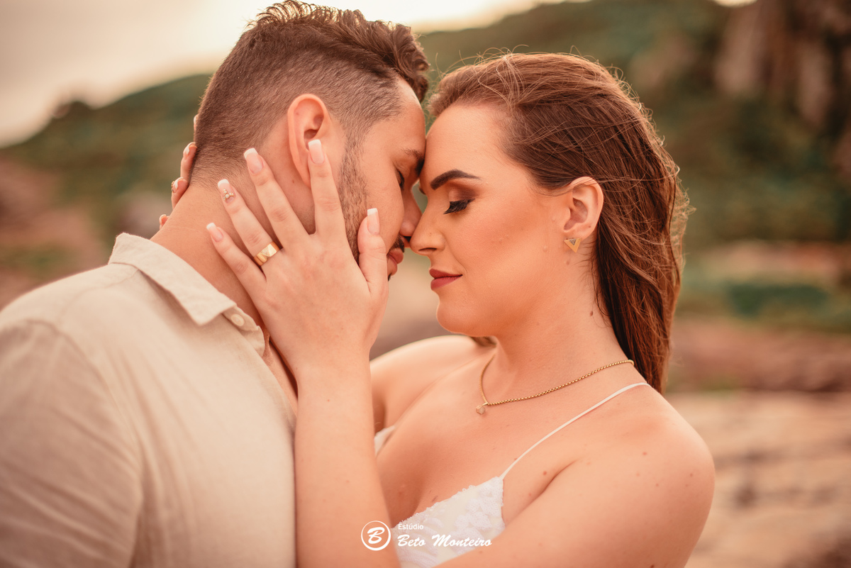 fotografo de casamento - videos de casamento - filmagem - casamento - cinegrafista - filmmaker - wedding - produtora - curitiba - estudio beto monteiro - casal - pre wedding - milena e anderson - sao chico francisco do sul - praia - dunas - morro