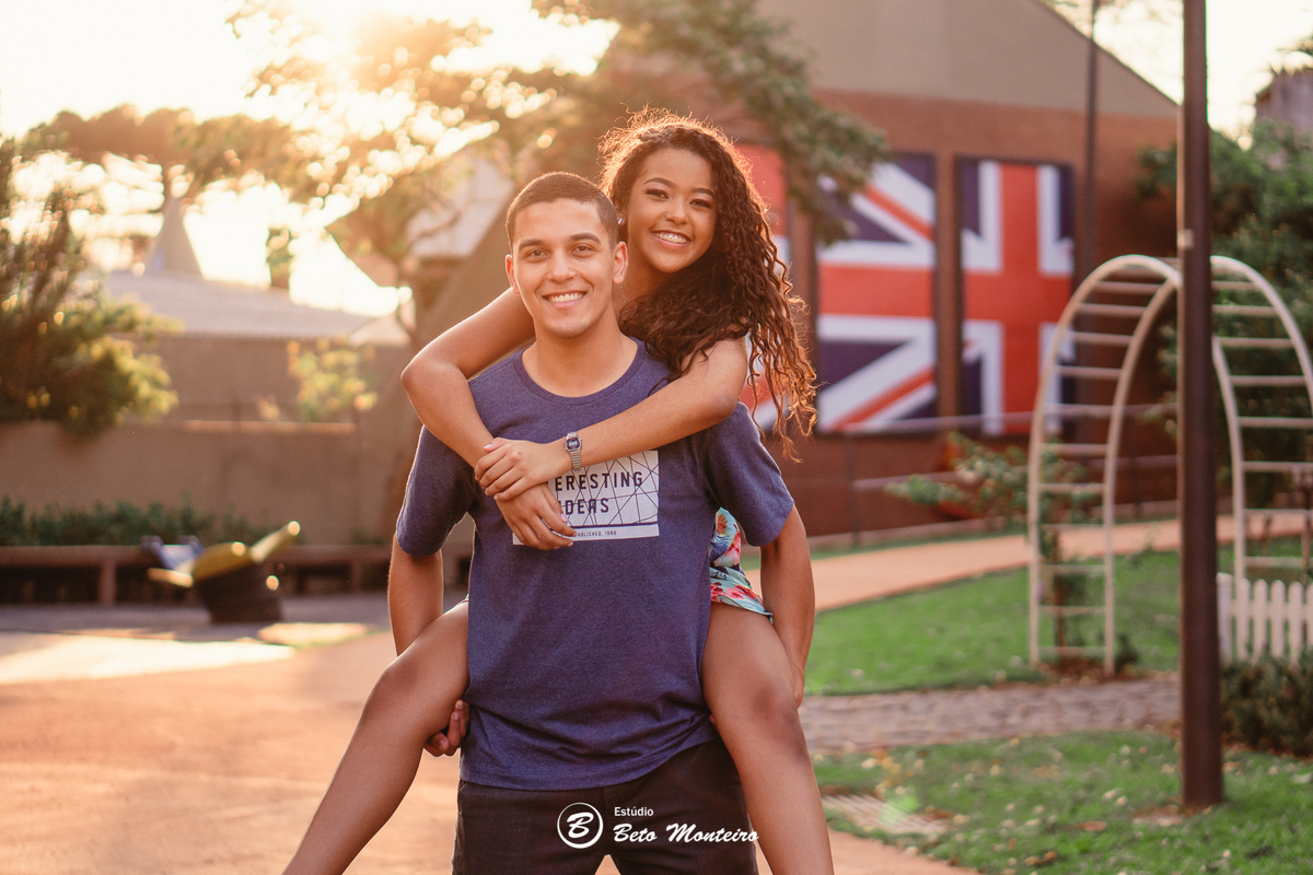 Aniversário de 15 anos - Foto e Filmagem - Debutante - Estúdio Beto Monteiro - Curitiba - fotografo de 15 anos - sessao de fotos - book de fotos - book de 15 anos - fotografo - book dos 15 - urbano - externo - street - aimee - patio batel - curitiba