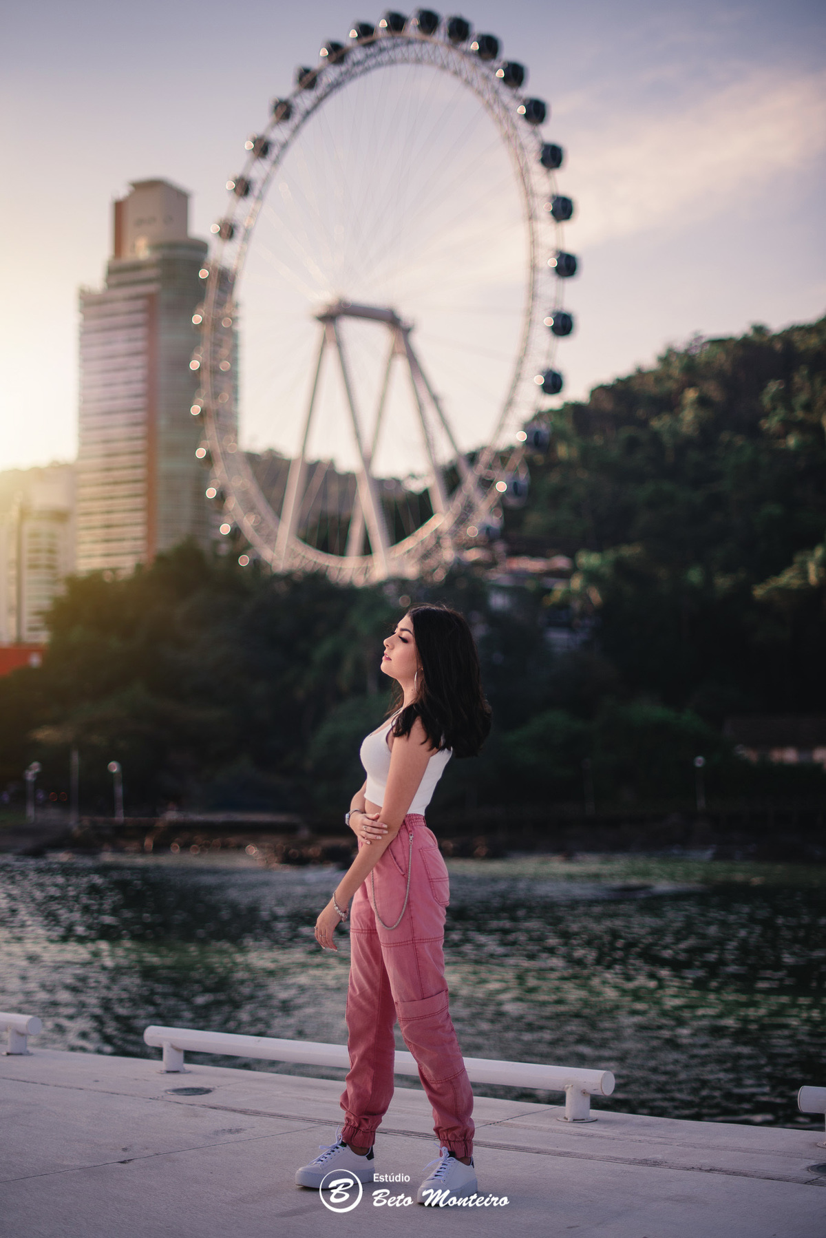 Aniversário de 15 anos - Foto e Filmagem - Debutante - Estúdio Beto Monteiro - Curitiba - fotografo de 15 anos - sessao de fotos - book de fotos - book de 15 anos - fotografo - amanda - book dos 15 - balneario camboriu - bc - sc - urbano - praia - externo