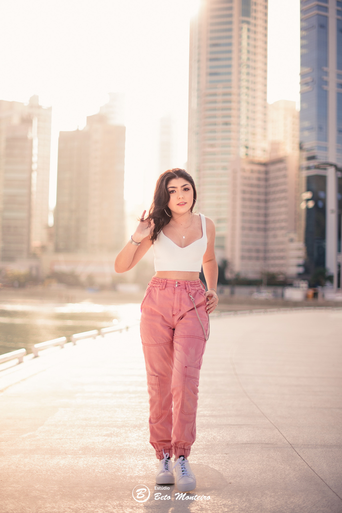 Aniversário de 15 anos - Foto e Filmagem - Debutante - Estúdio Beto Monteiro - Curitiba - fotografo de 15 anos - sessao de fotos - book de fotos - book de 15 anos - fotografo - amanda - book dos 15 - balneario camboriu - bc - sc - urbano - praia - externo