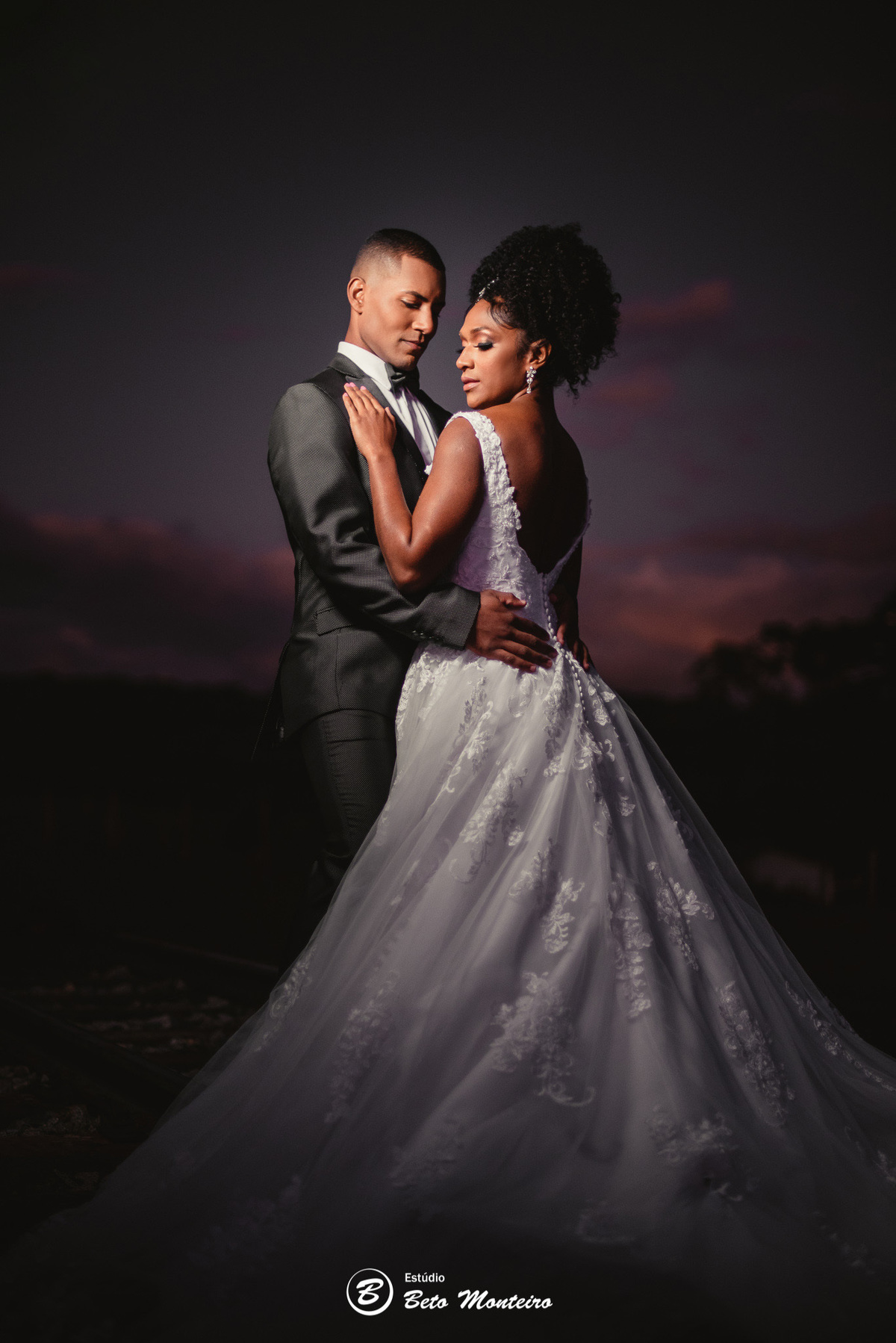 fotografo de casamento - videos de casamento - filmagem - casamento - cinegrafista - filmmaker - wedding - produtora - curitiba - estudio beto monteiro - casal - pre wedding - editorial - chacara sentinela - impacto noivas - vestido