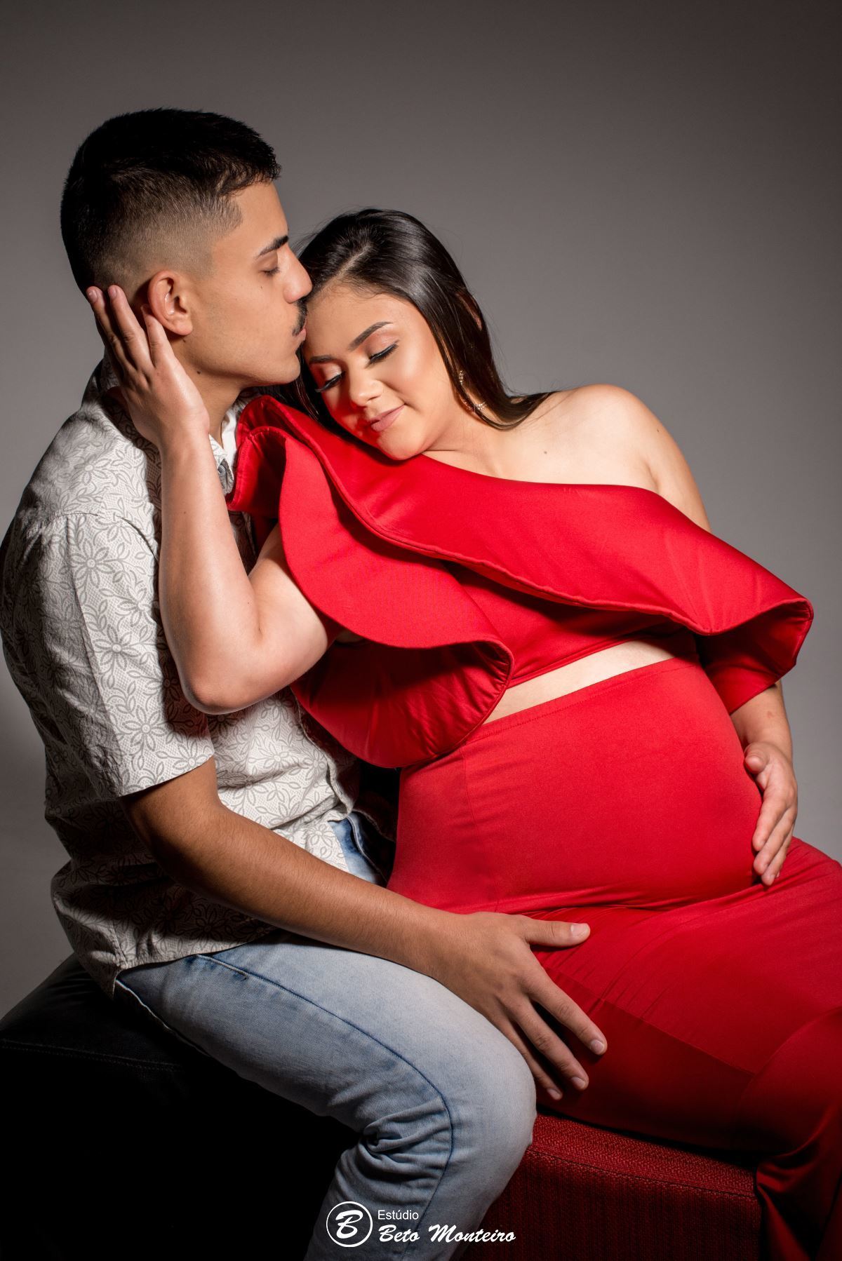 Book Gestante e Família em Curitiba - Book de gestante em estúdio - ensaio de gestante - book em estúdio - sessão fotográfica - Grávida - Gestação - Estudio Beto Monteiro - Juliana - Caio - Caio Eduardo