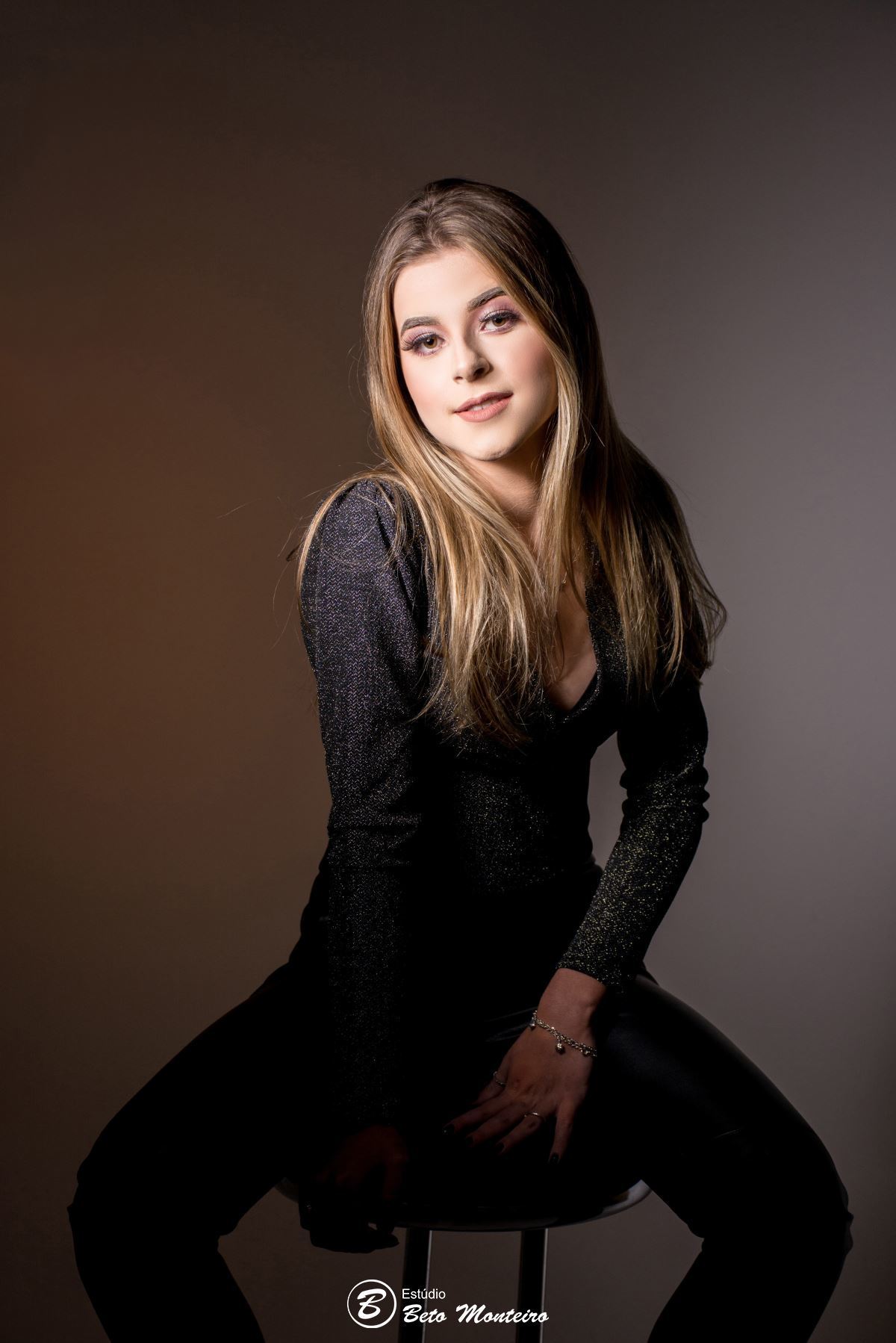 Aniversário de 15 anos - Foto e Filmagem - Debutante - Estúdio Beto Monteiro - Curitiba - fotografo de 15 anos - sessao de fotos - book de fotos - book de 15 anos - book de 15 anos em estúdio - fotografo - juliane - book dos 15 - estúdio - fotógrafa