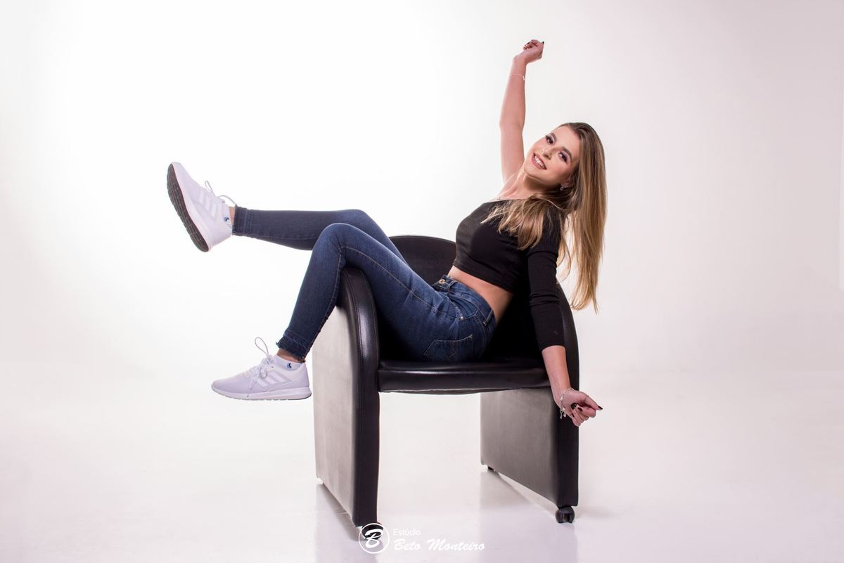 Aniversário de 15 anos - Foto e Filmagem - Debutante - Estúdio Beto Monteiro - Curitiba - fotografo de 15 anos - sessao de fotos - book de fotos - book de 15 anos - book de 15 anos em estúdio - fotografo - Juliane - book dos 15 - estúdio - fotógrafa