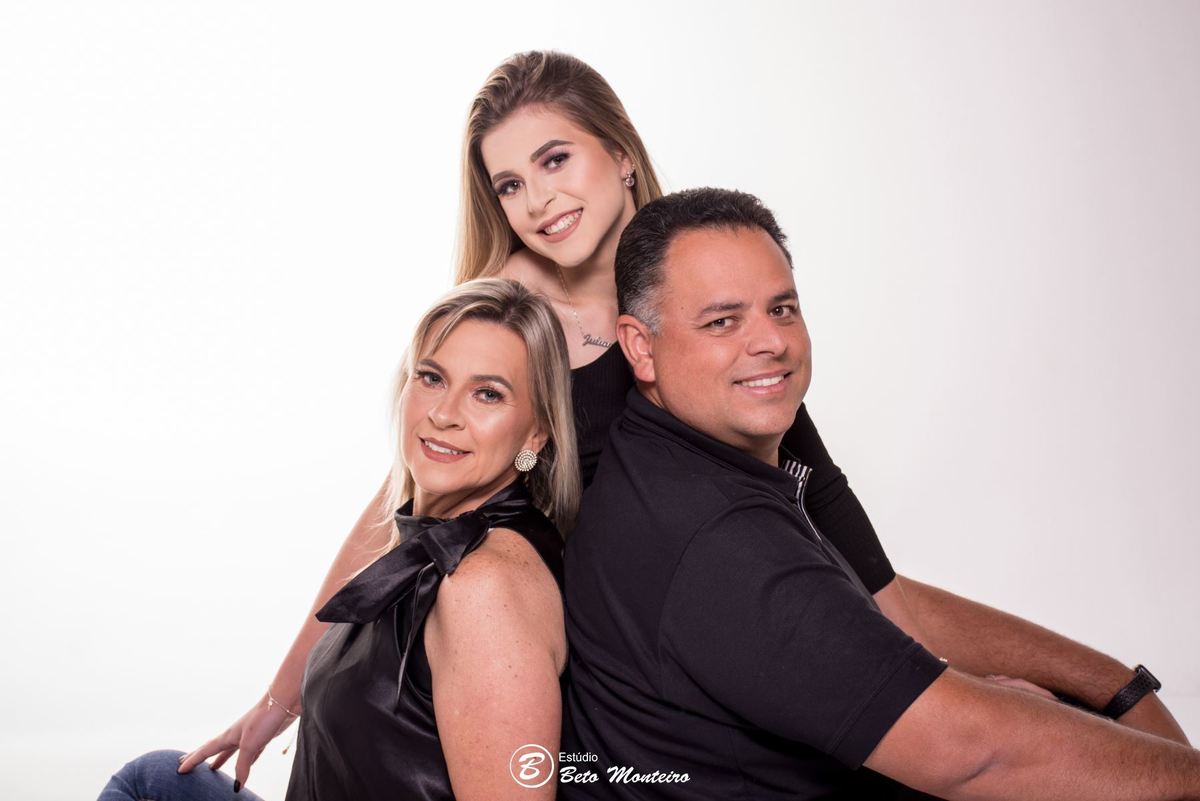 Aniversário de 15 anos - Foto e Filmagem - Debutante - Estúdio Beto Monteiro - Curitiba - fotografo de 15 anos - sessao de fotos - book de fotos - book de 15 anos - book de 15 anos em estúdio - fotografo - Juliane - book dos 15 - estúdio - fotógrafa