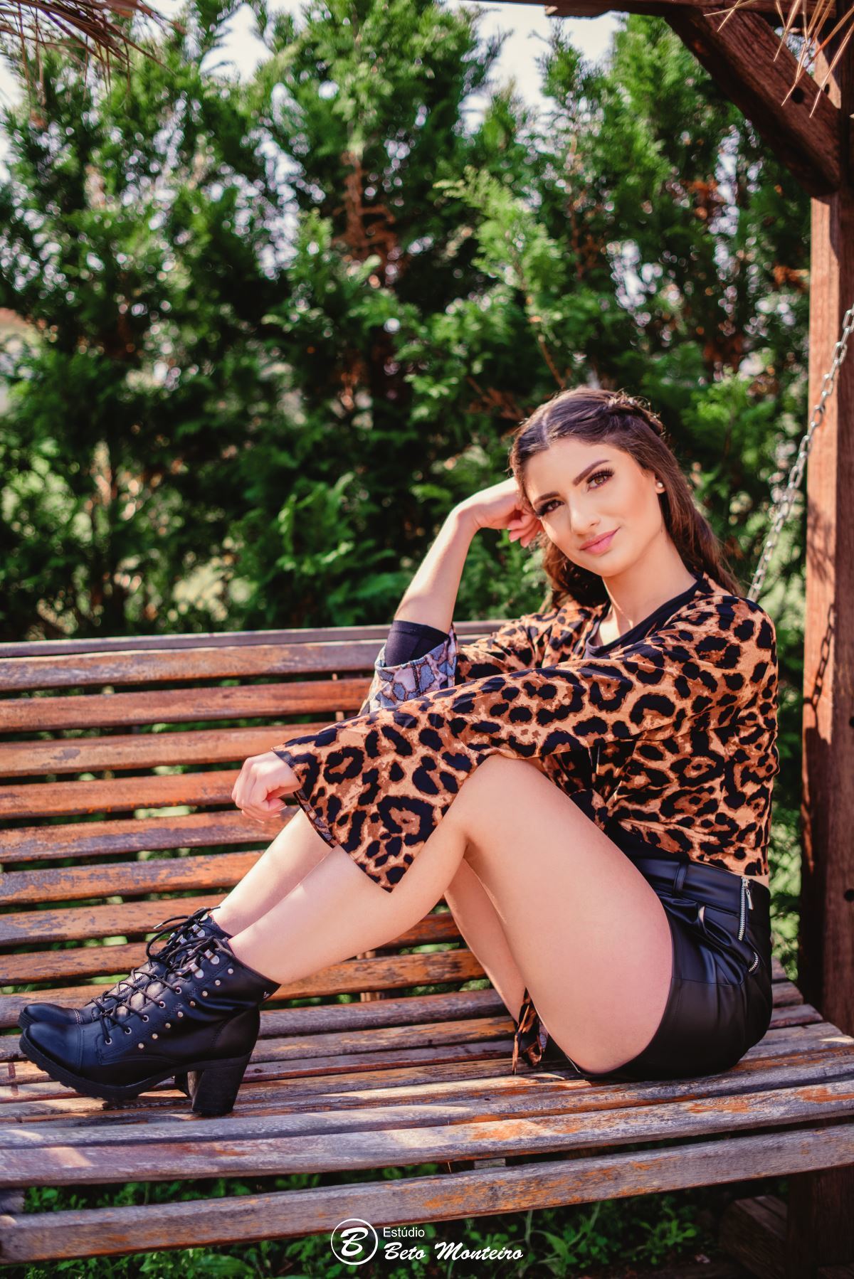 Aniversário de 15 anos - Foto e Filmagem - Debutante - Estúdio Beto Monteiro - Curitiba - fotografo de 15 anos - fotógrafa - sessao de fotos - book de fotos - book de 15 anos - fotografo - chacara ienkot - vestido - júlia - júlia gomes - julia caracanha