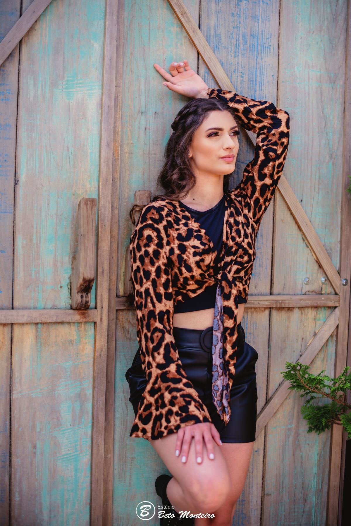 Aniversário de 15 anos - Foto e Filmagem - Debutante - Estúdio Beto Monteiro - Curitiba - fotografo de 15 anos - fotógrafa - sessao de fotos - book de fotos - book de 15 anos - fotografo - chacara ienkot - vestido - júlia - júlia gomes - julia caracanha