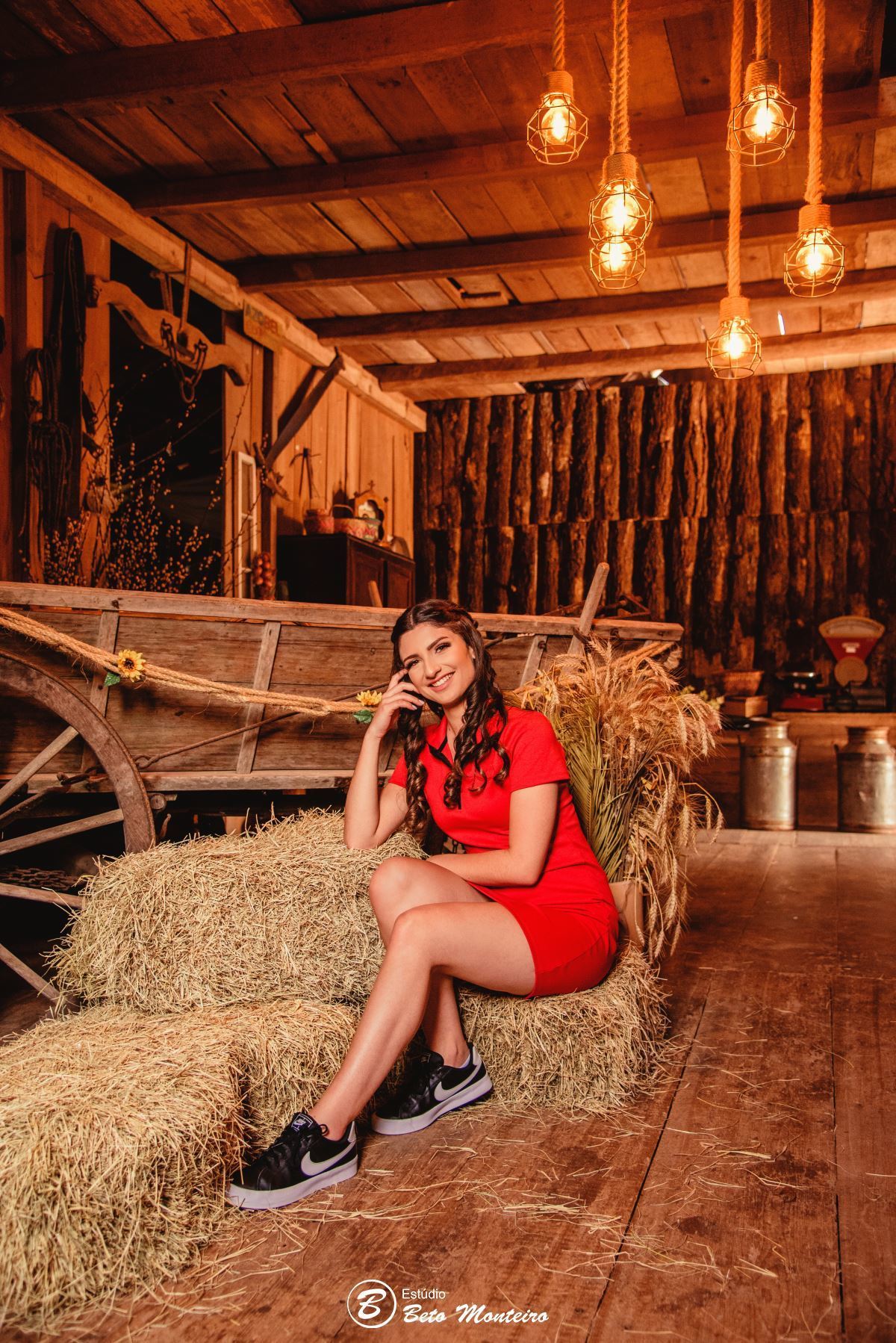 Aniversário de 15 anos - Foto e Filmagem - Debutante - Estúdio Beto Monteiro - Curitiba - fotografo de 15 anos - fotógrafa - sessao de fotos - book de fotos - book de 15 anos - fotografo - chacara ienkot - vestido - júlia - júlia gomes - julia caracanha