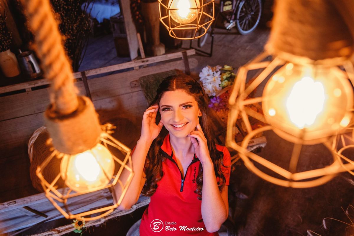 Aniversário de 15 anos - Foto e Filmagem - Debutante - Estúdio Beto Monteiro - Curitiba - fotografo de 15 anos - fotógrafa - sessao de fotos - book de fotos - book de 15 anos - fotografo - chacara ienkot - vestido - júlia - júlia gomes - julia caracanha