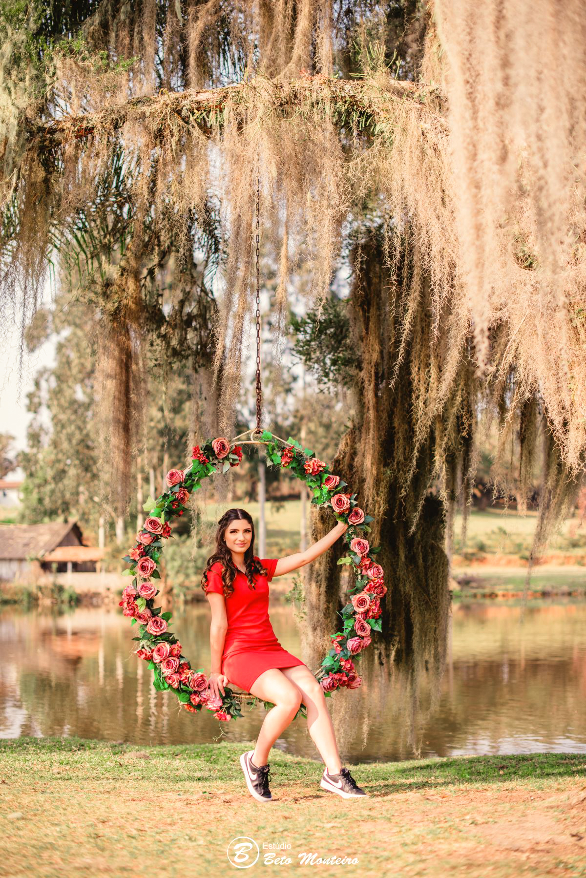 Aniversário de 15 anos - Foto e Filmagem - Debutante - Estúdio Beto Monteiro - Curitiba - fotografo de 15 anos - fotógrafa - sessao de fotos - book de fotos - book de 15 anos - fotografo - chacara ienkot - vestido - júlia - júlia gomes - julia caracanha