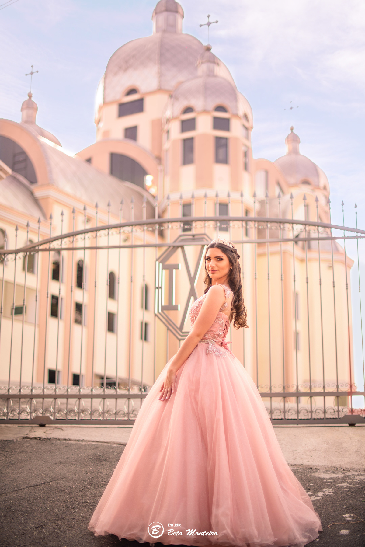 Aniversário de 15 anos - Foto e Filmagem - Debutante - Estúdio Beto Monteiro - Curitiba - fotografo de 15 anos - fotógrafa - sessao de fotos - book de fotos - book de 15 anos - fotografo - chacara ienkot - vestido - júlia - júlia gomes - julia caracanha